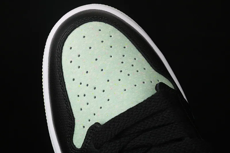 All categories Air Jordan Jordan series basketball shoes Air Jordan 1 Mid Air Jordan 1 Mid SE Barely Colt AJ1 Joe 1 Zhongbang basketball shoes CV5276-003